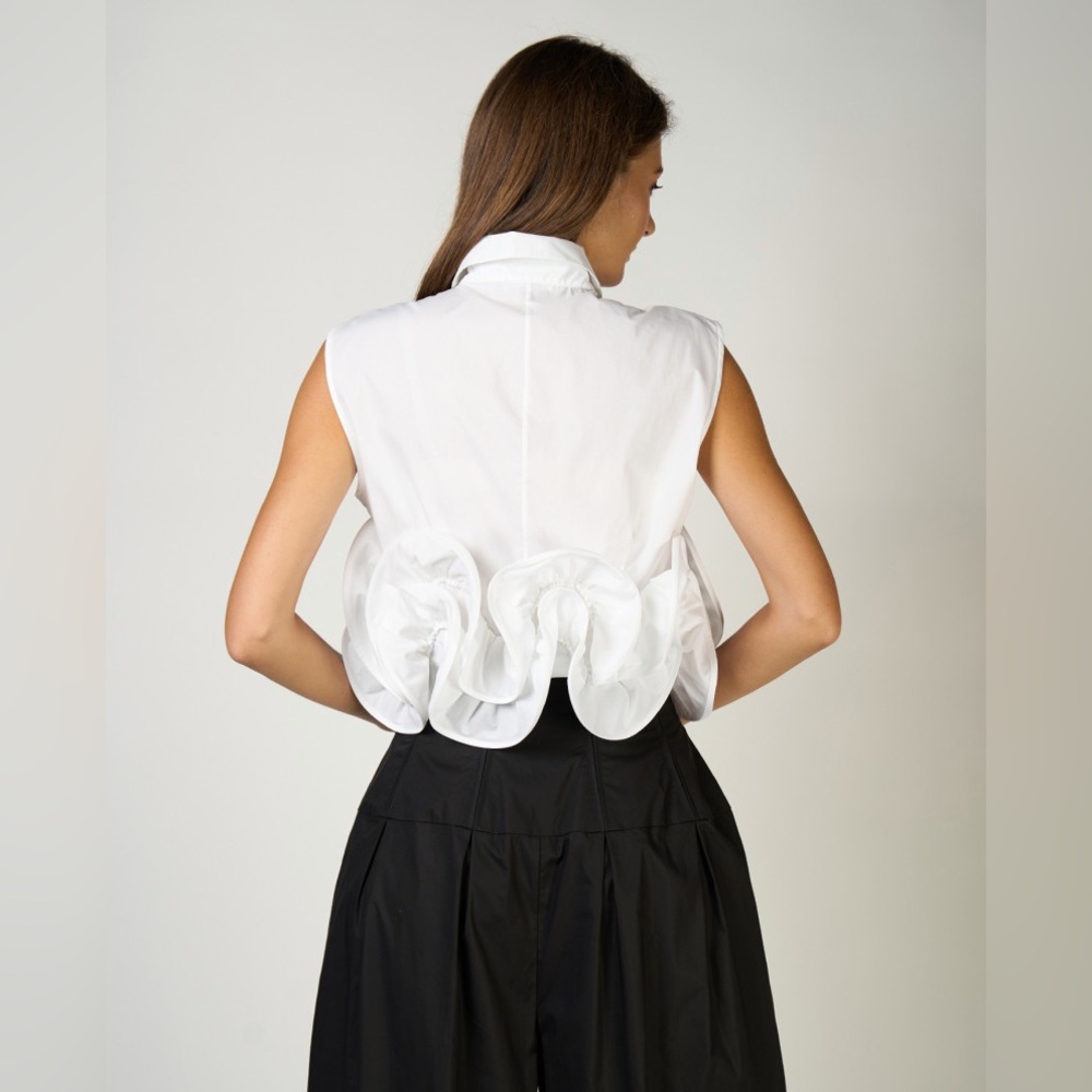 Micas Button Ruffle Ruched Tank Top - Picture 5 of 12
